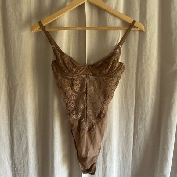 Babaton Aritzia Encore Lace Bustier Body Suit in Dark Sand Brown - Picture 6 of 7